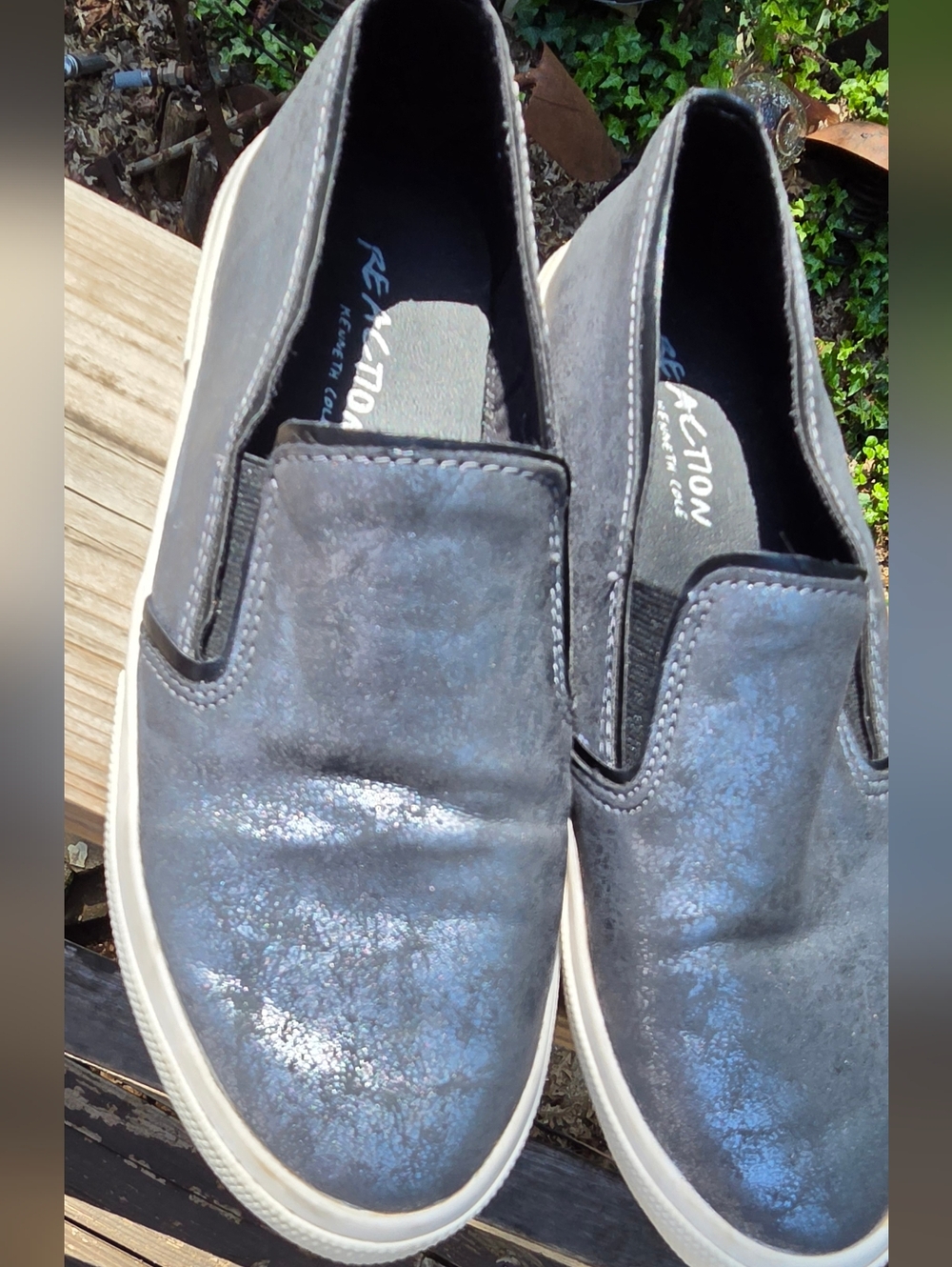 Kenneth Cole Reaction Metallic Silver Slip-On Sneakers Sz7 - Picture 8 of 10